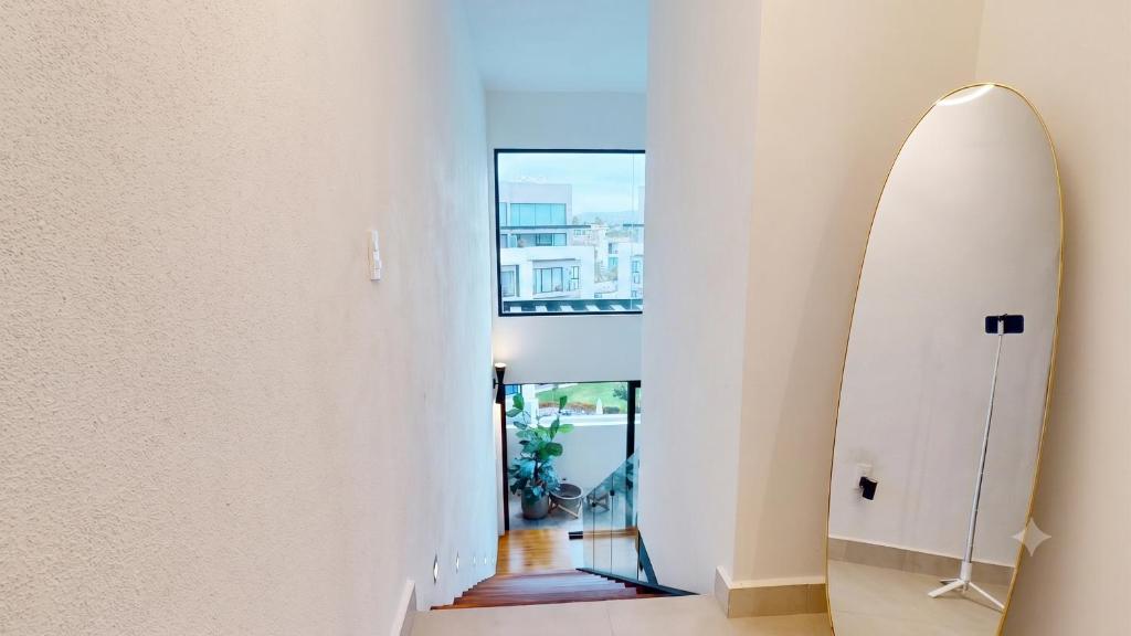 LUX 2-Storie 3-BDR , 3.5 Bath Penthouse - 4