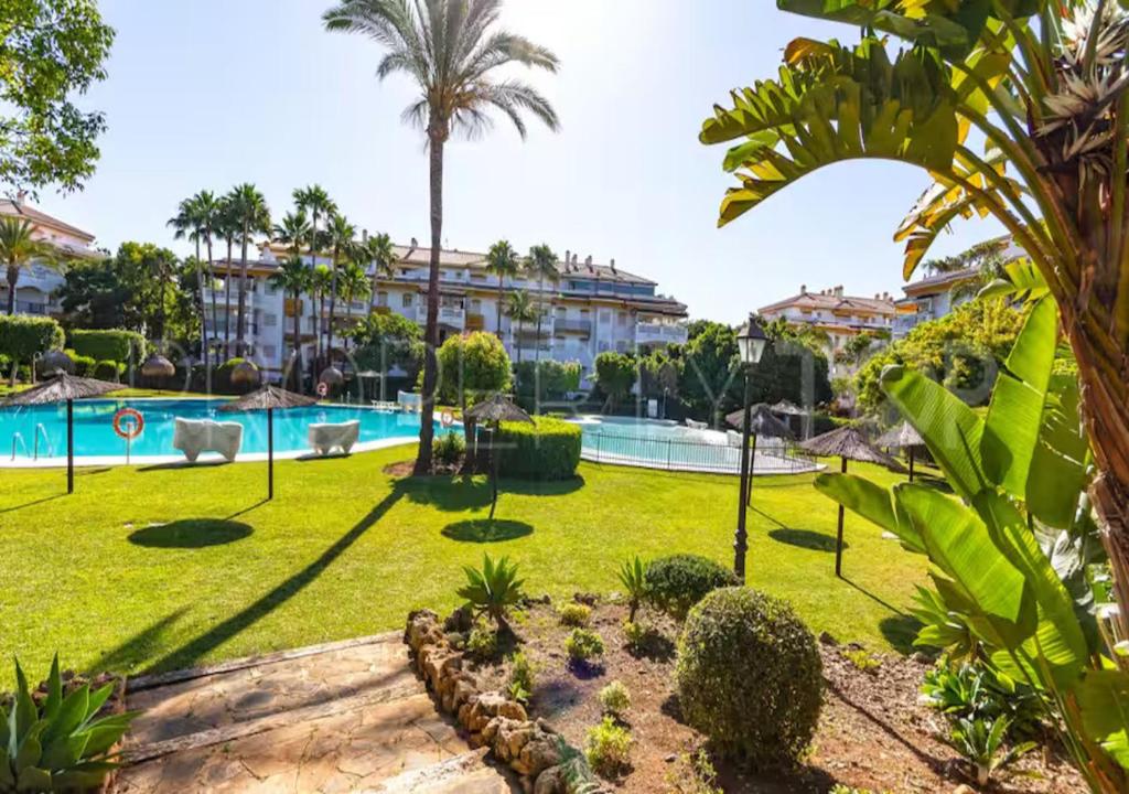 Relax in Banus - 3 bedrooms pools paddle - Pass the Keys - 1