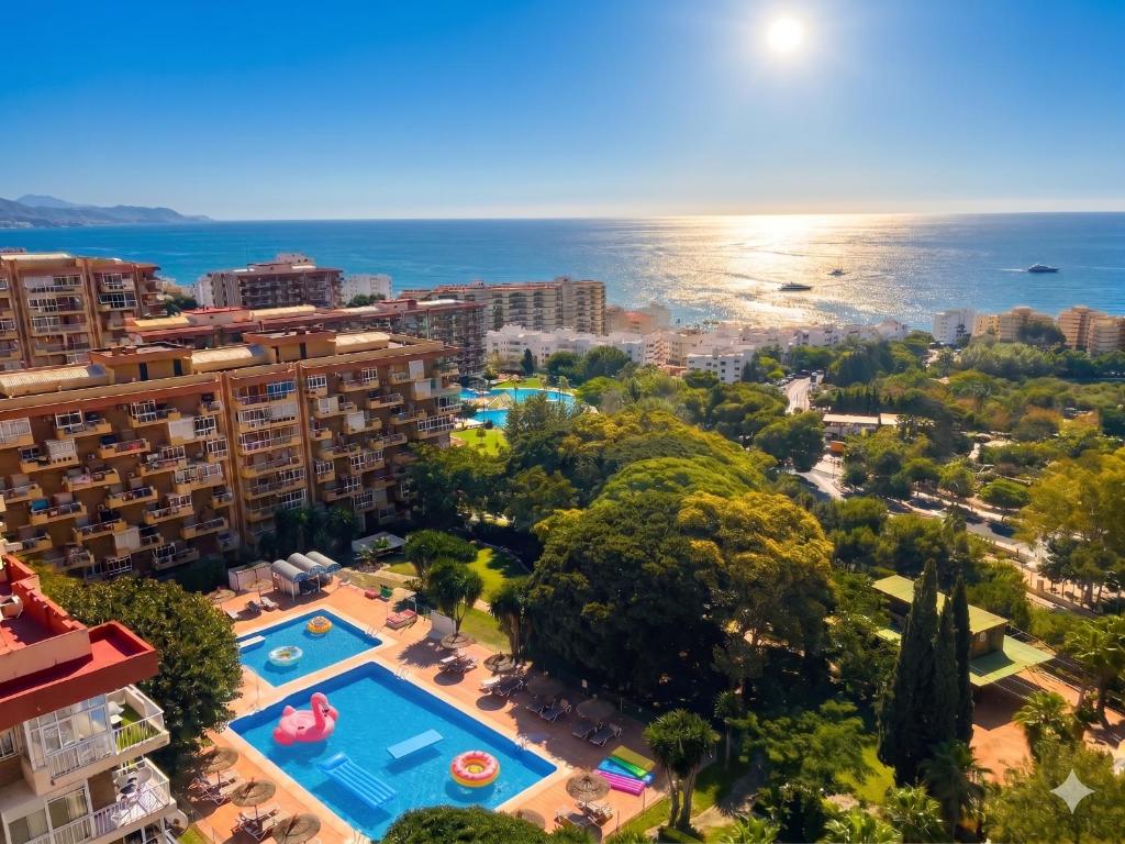 Oasis de Luz y Diseño ,Tu Refugio con Terraza y Piscina , cerca de la Playa - 1
