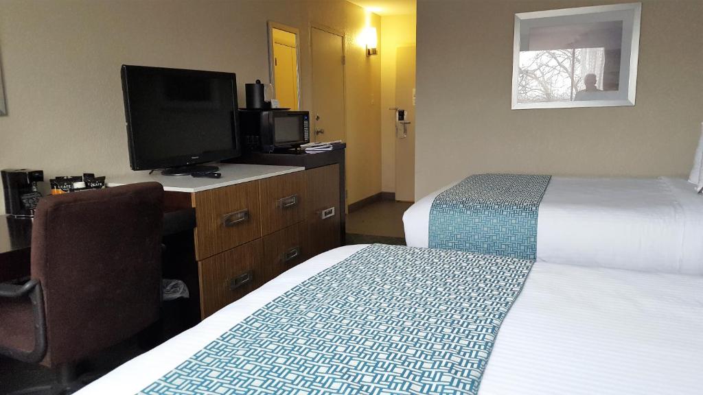 Wyndham Garden Kenosha Harborside photo
