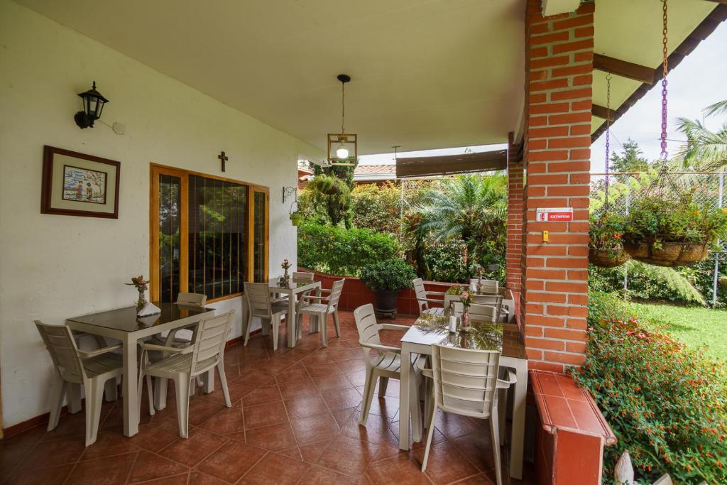 Finca Hotel 12 Palmas- Aeropuerto JMC - 3