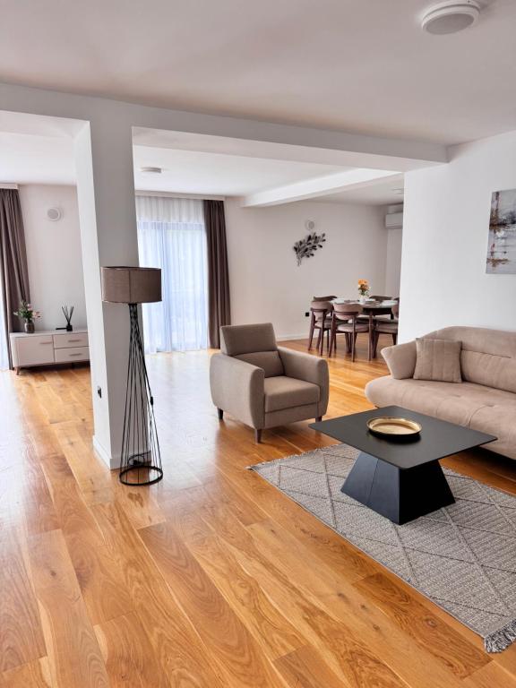 Sunny Bay Apartments - 3