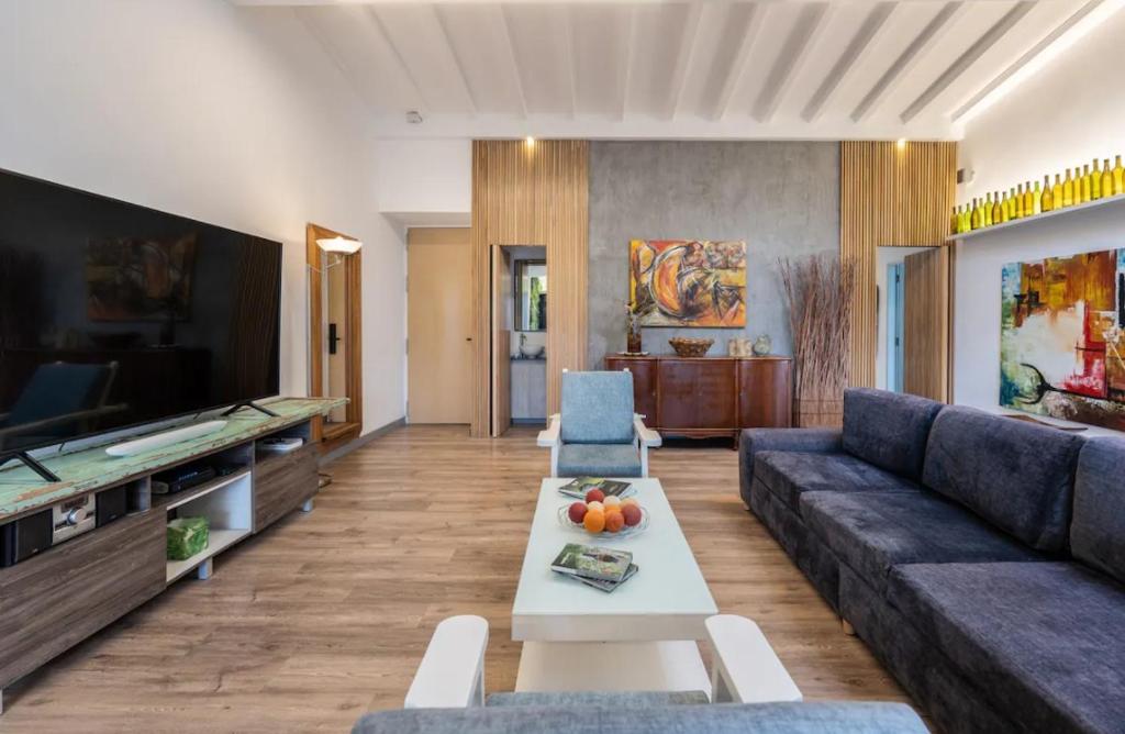 Apartamento muy bien ubicado, en el corazón del Poblado, Medellín muy fresco, aire acondicionado - 3