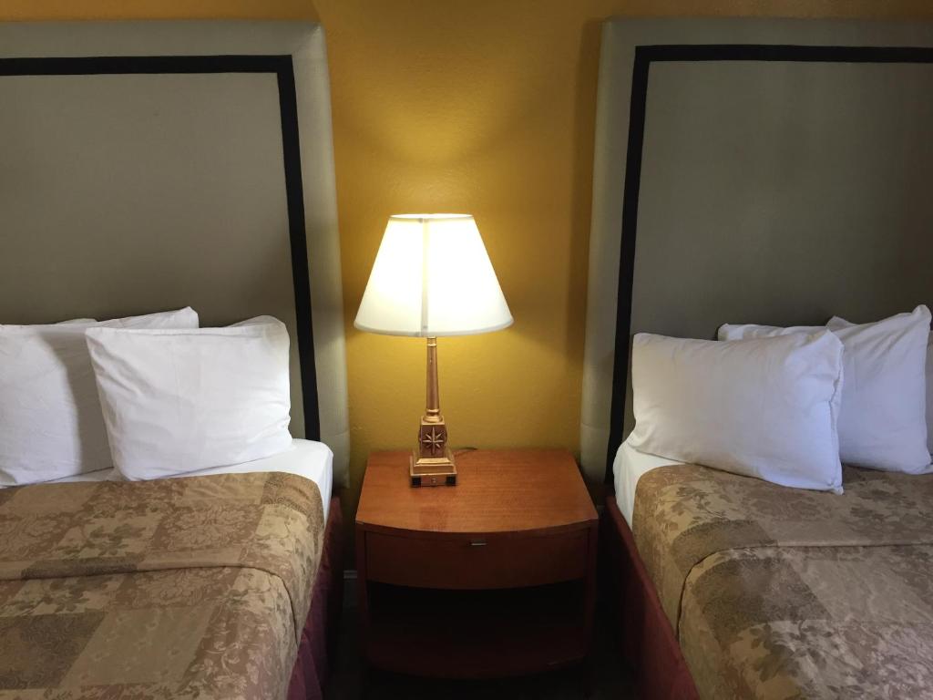 Americas Best Value Inn & Suites - SoMa Main image 1