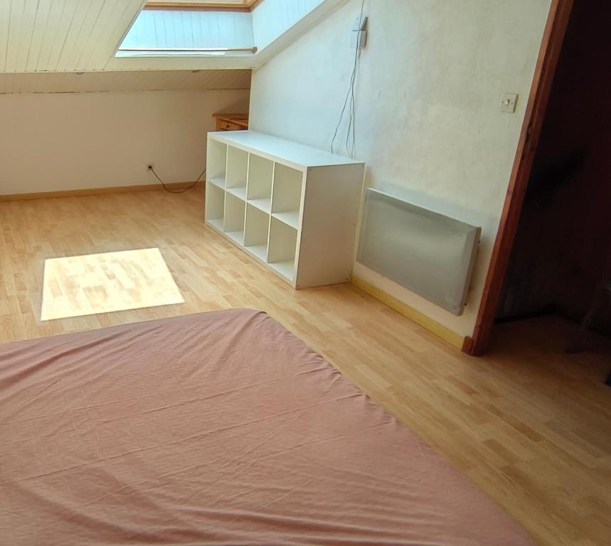 Close to all local amenities, 4 min walk to busway - 2