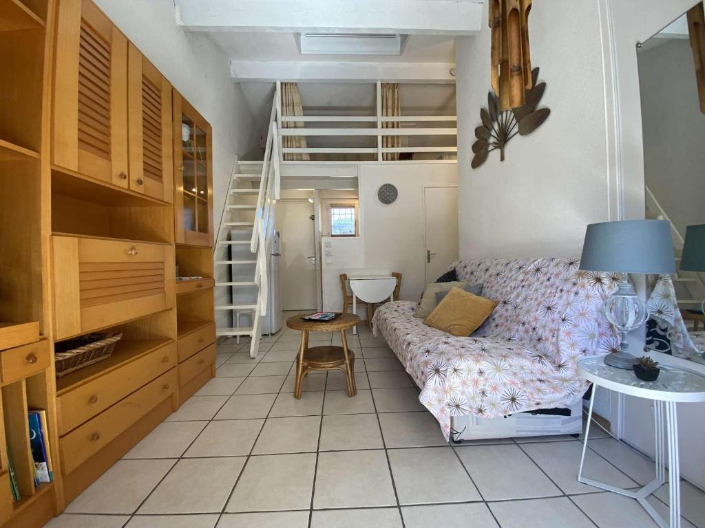 SM0013 SAINTE MAXIME Appartement 2 pièces mezzanine 5 couchages - 3