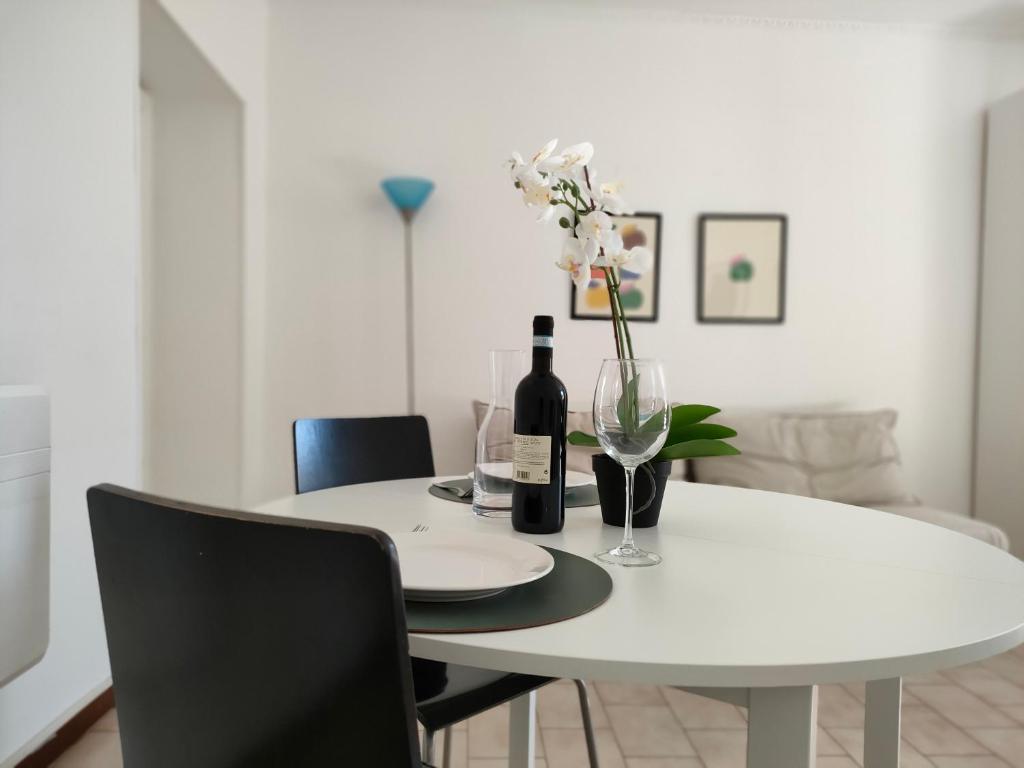 Lavi Home - Lakeside L&B - 2