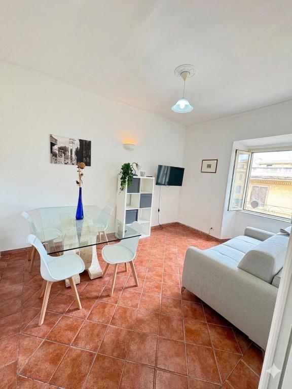 Aeterna Colosseum Residence - 4