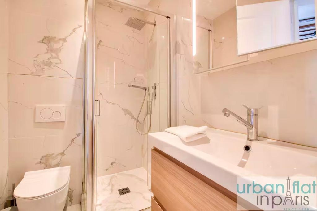 Urban Flat 108 - Stunning 4 BDR Flat in Paris - 4