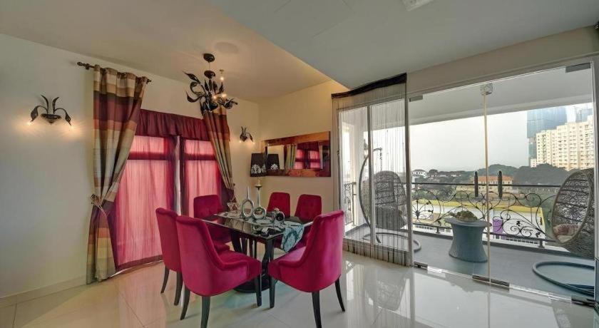 Arenaa Deluxe Hotel