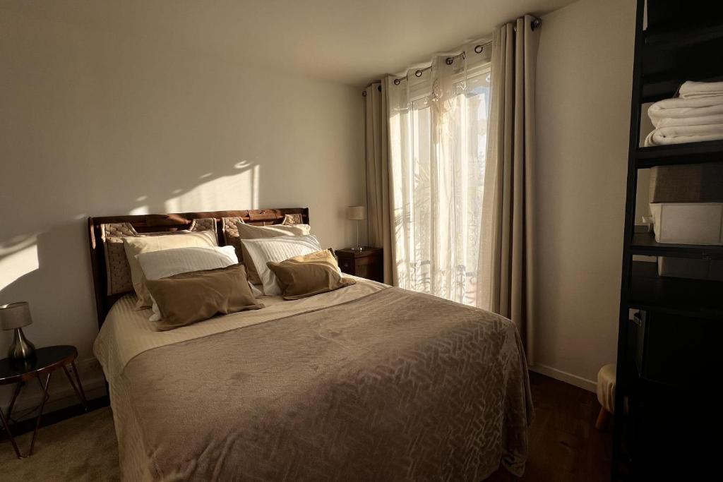 Bright apartment with canal view - 5