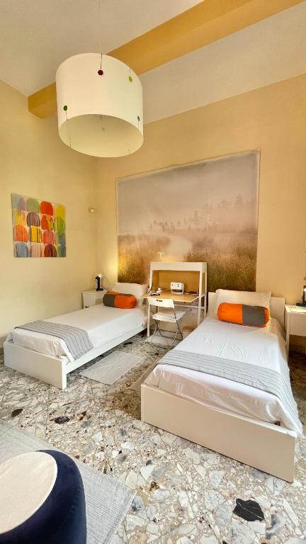 Three Rooms - 4