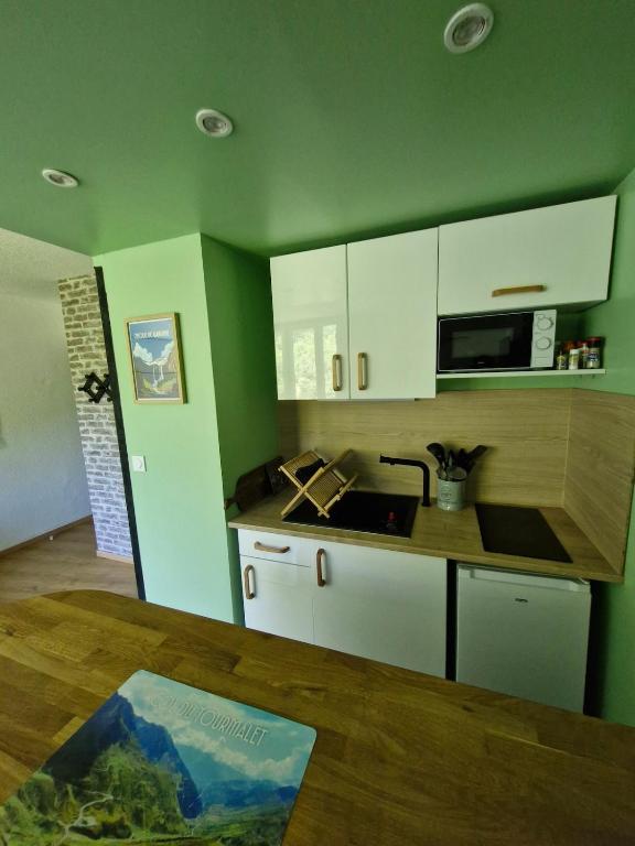 Studio avec balcon proche ski et thermes - 4