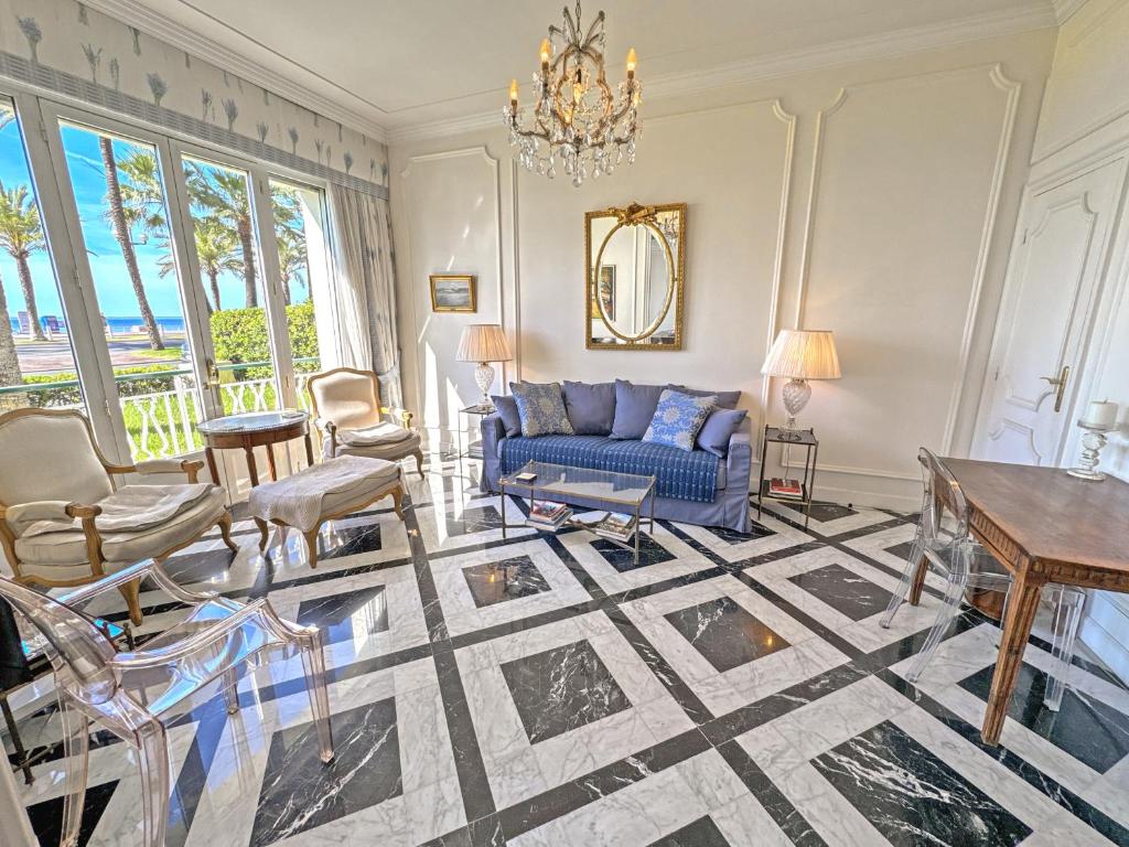 Rare Seafront Garden Apartment on Promenade - 5