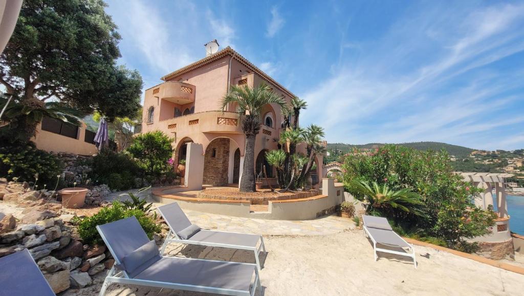 Villa de prestige en bord de mer dans la baie de Cannes - 3