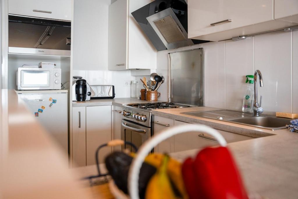 L'Agora - 4-6 people - Oceanfront view & balcony - 4