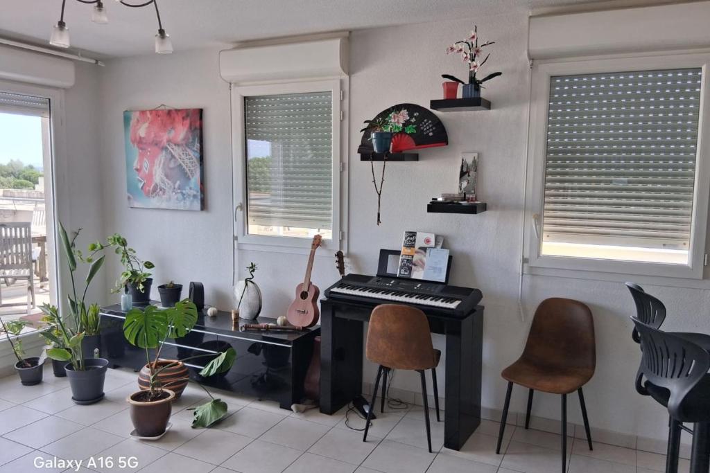 Apartment with large terrace in Avignon - 2