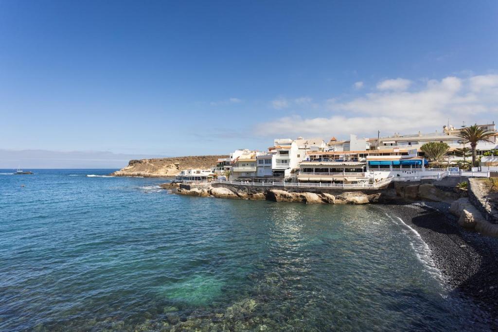 Luxury Penthouse with Sea Views and Terrace La Caleta - 4