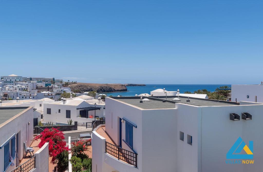 Villa Bella - Sea Views Near Marina Rubicon by Villas Now Ltd - 2