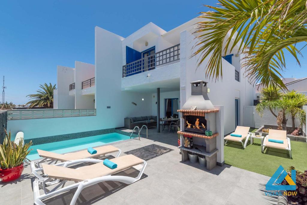 Villa Bella - Sea Views Near Marina Rubicon by Villas Now Ltd - 1
