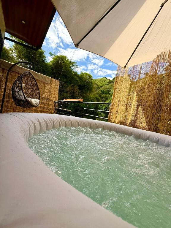 Glamping de lujo en Buga, jacuzzi-Río-Naturaleza-Piscina - 1