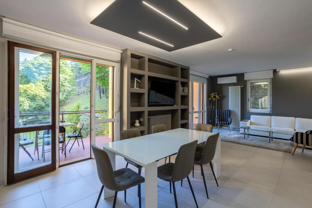 Elegant & Comfortable Modern Home with swimming pool - 1