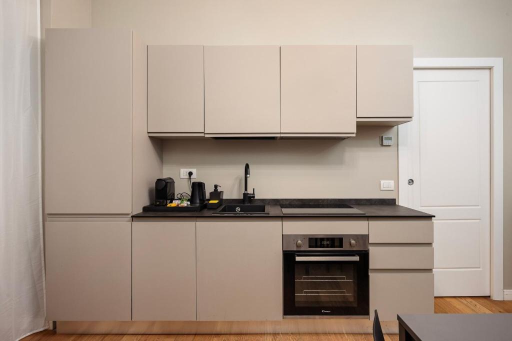 Modern City Life 3 Apartments near Fiera Milano City - 800m from Domodossola M5 - 1