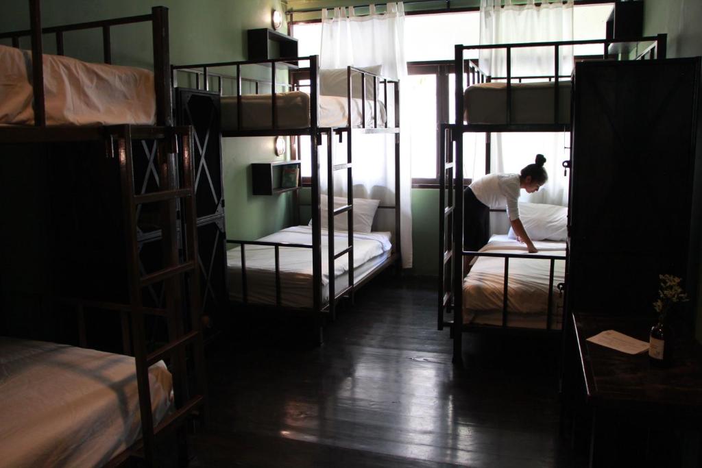 Niras Bankoc Hostel photo