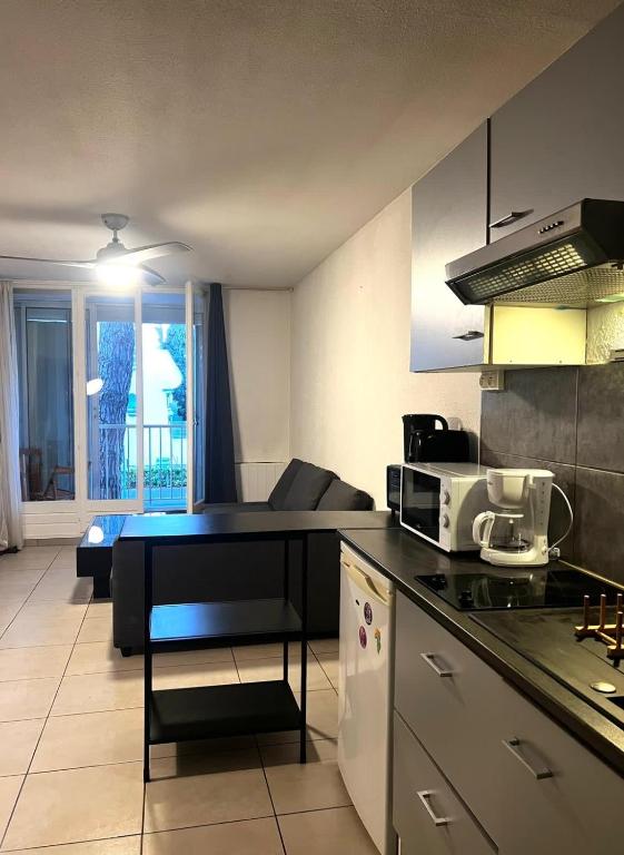 New Studio with balcony & private parking - 5