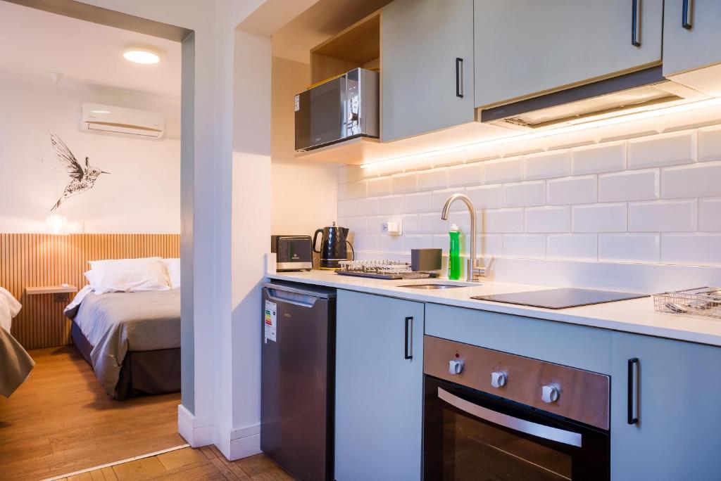 Chic 1BR Suite in Salvador Sleeps 3 Near Metro - 3