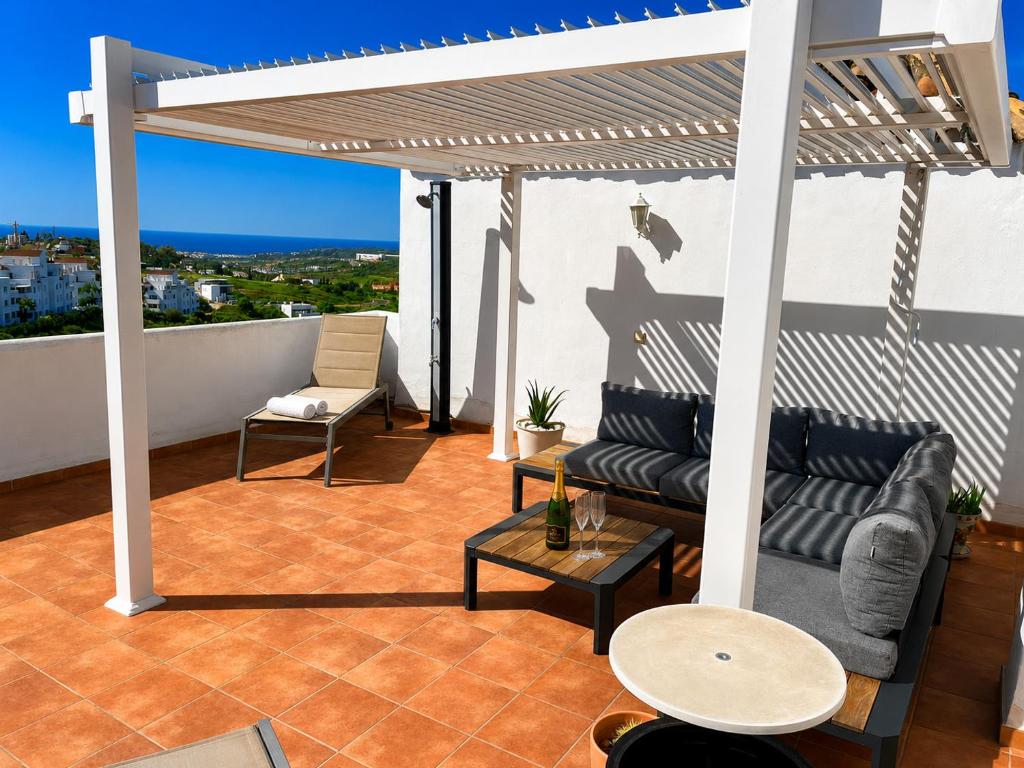 2266-Amazing newly furnished apt,on golf, sea view - 1