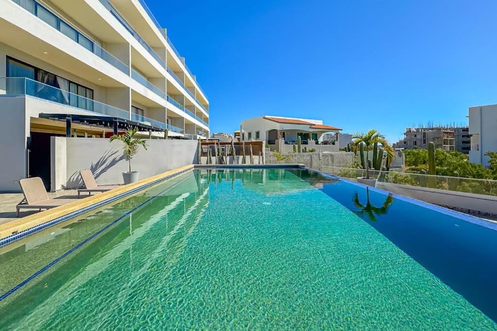 Stunning Oceanfront Luxury Apartment with spacious balcony– Perfect for Families - 3