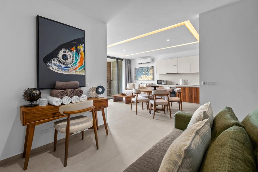 Cozy Modern Condo with Scenic Balcony Views - 5