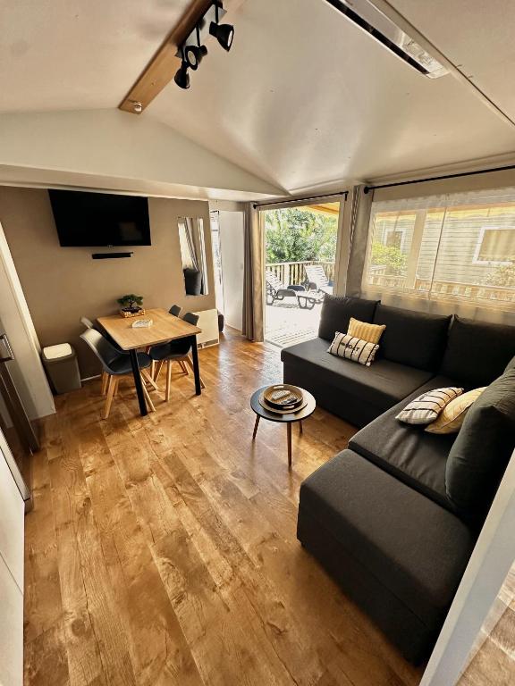 Mobil home camping 4 étoiles les Viviers 2 chambres - 1