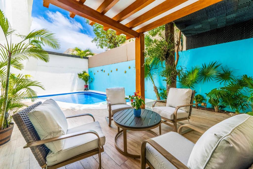 5 Bedroom Modern Villa with Private Pool - Great Location - 2
