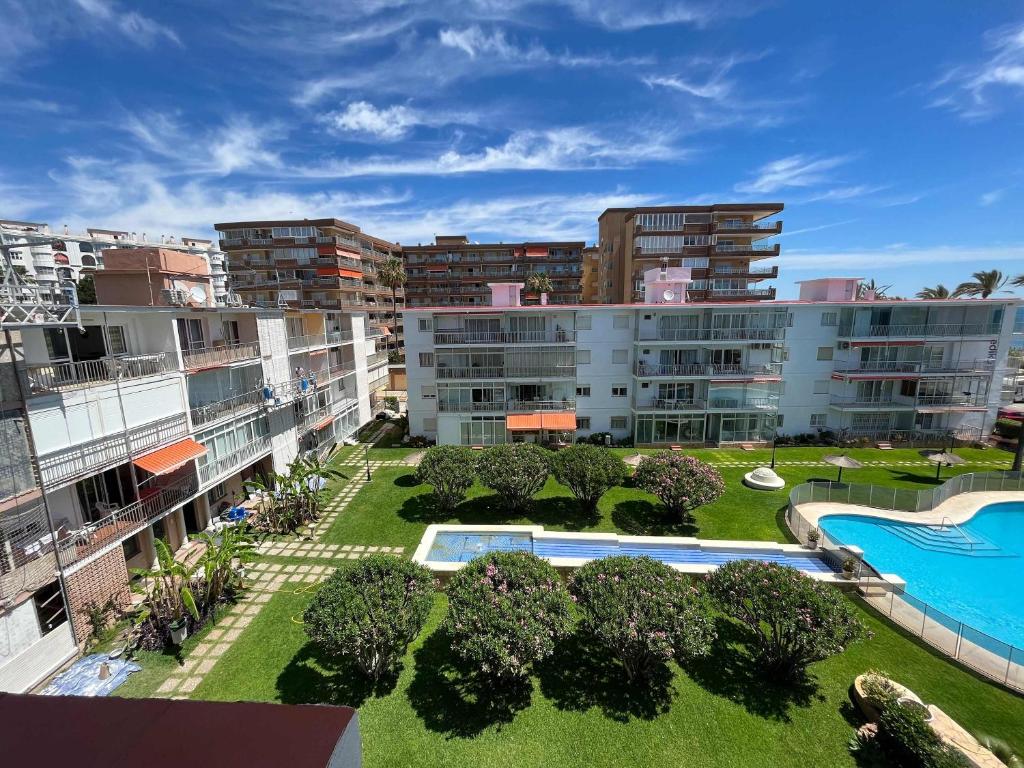 Seafront Fuengirola 2 Balconies Pool & Views - 2