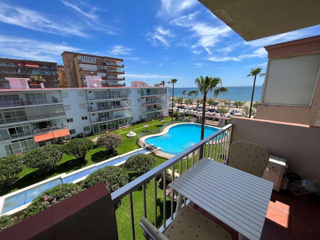 Seafront Fuengirola 2 Balconies Pool & Views - 3