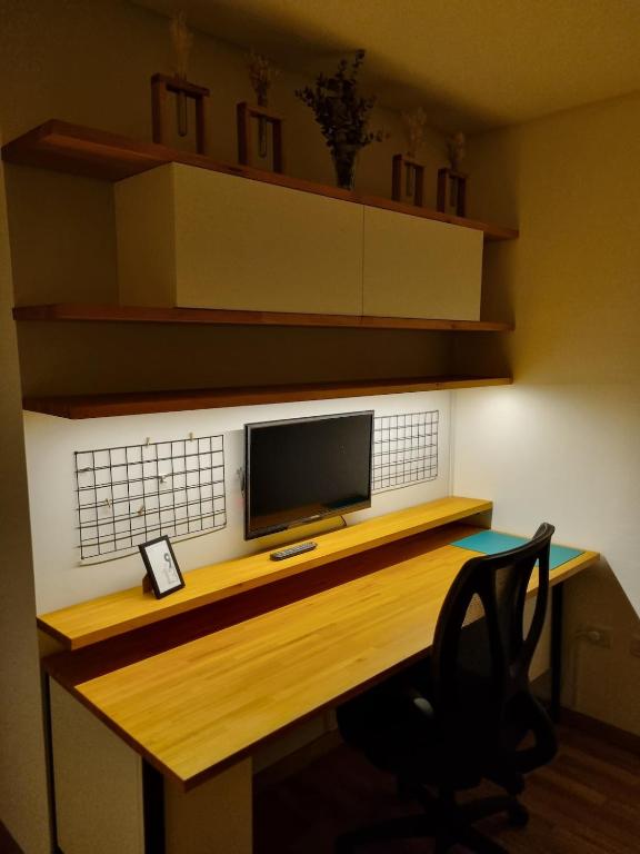 University Apartment - 5