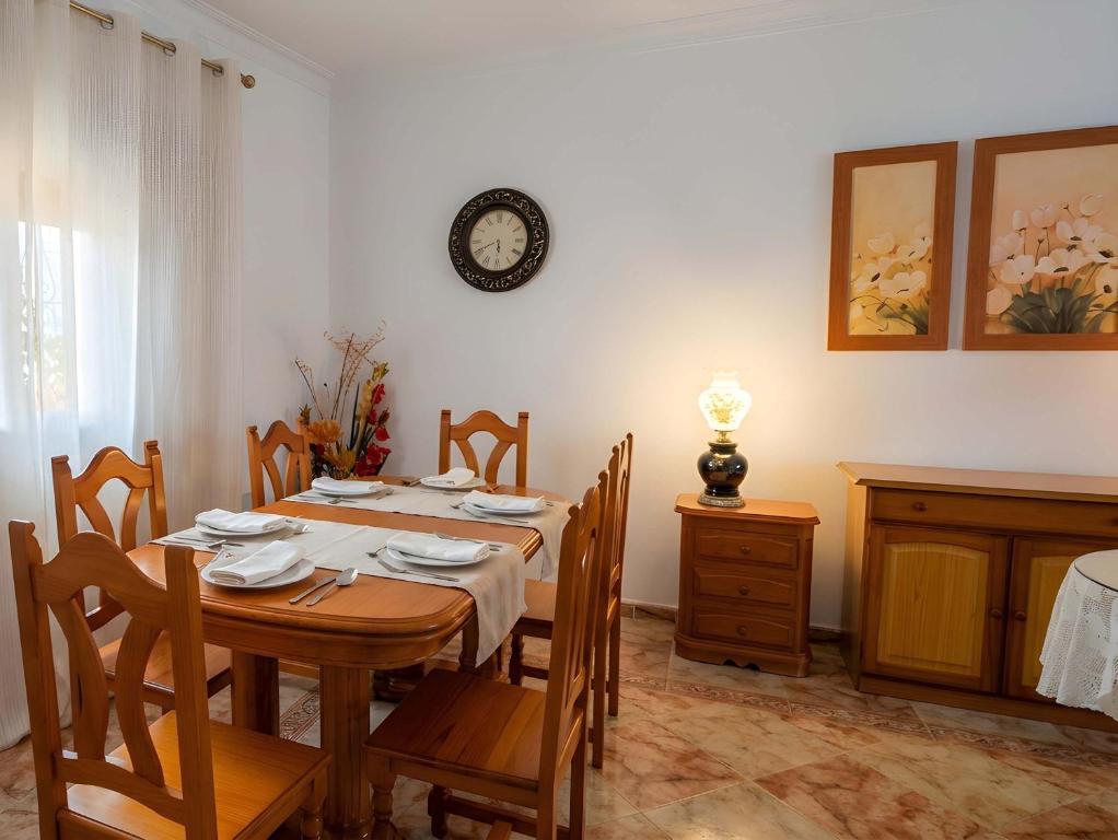 Casa vacacional en Conil centro con terraza privada solo para familias y parejas - 4