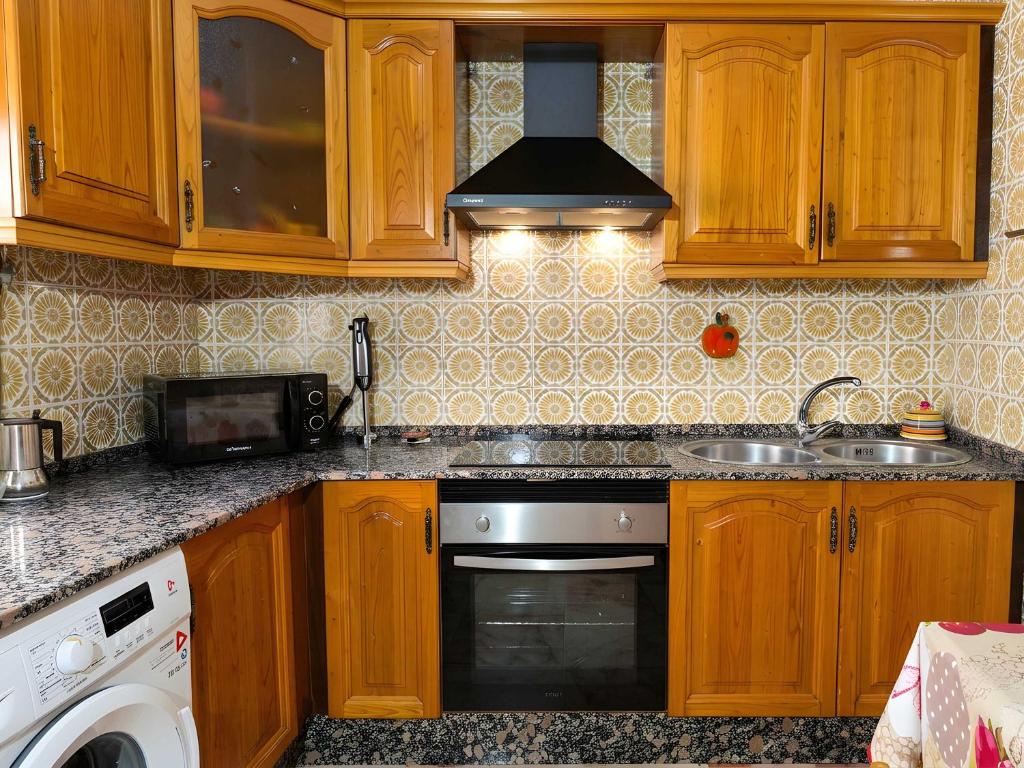 Casa vacacional en Conil centro con terraza privada solo para familias y parejas - 5