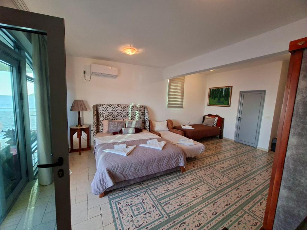 Sunset View Apartments - 3
