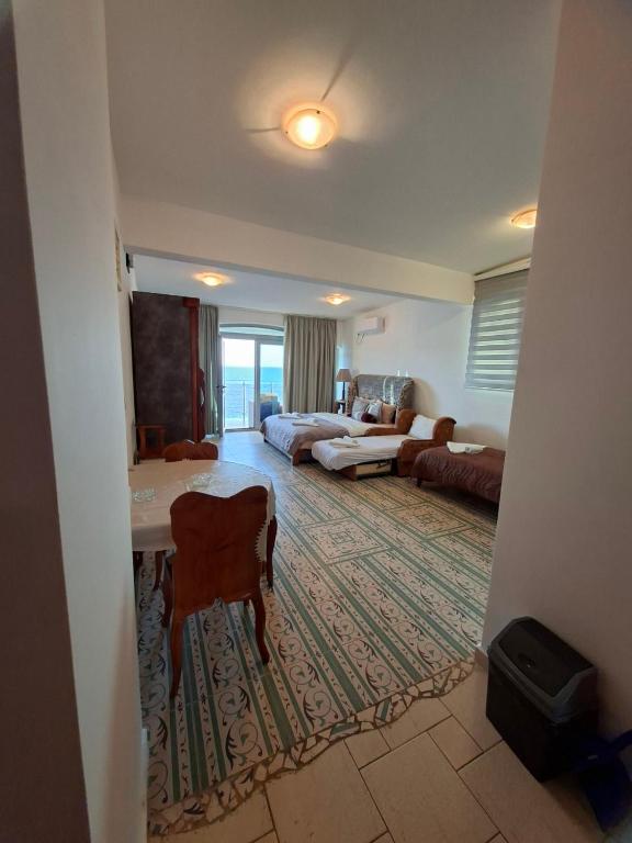 Sunset View Apartments - 5