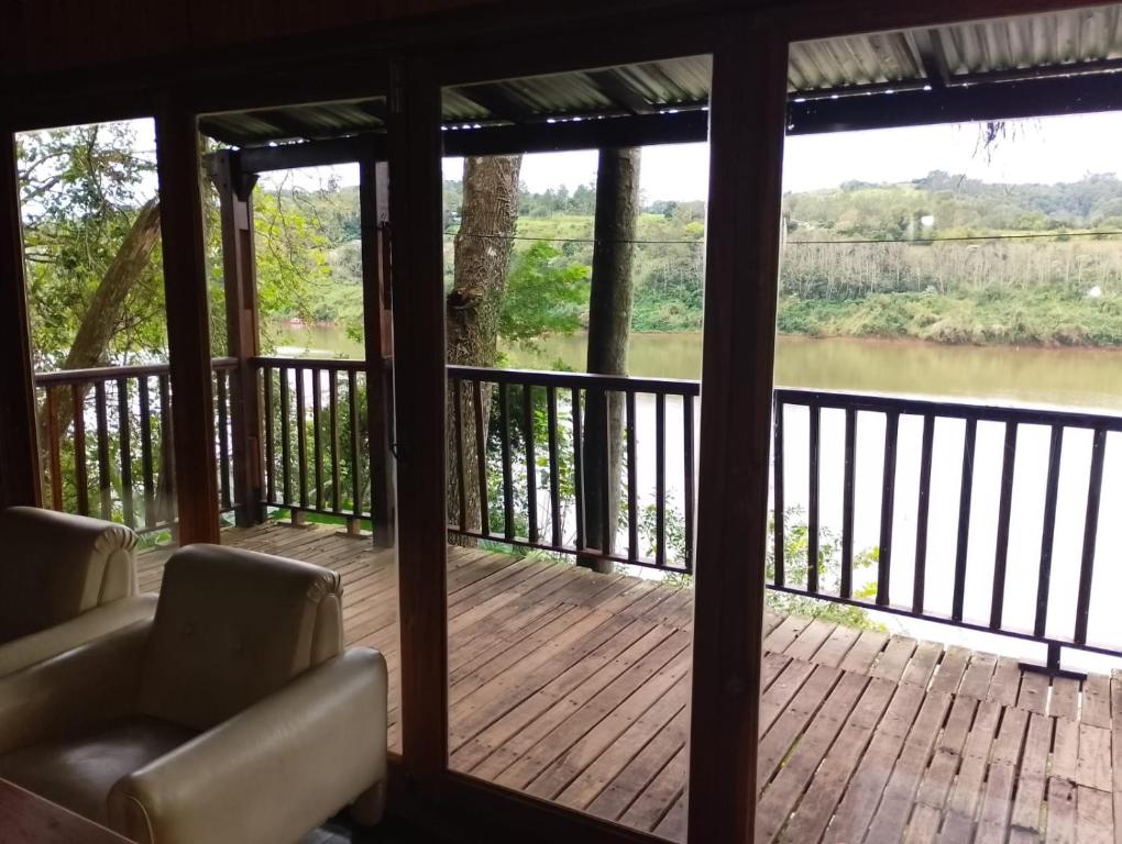 Cabaña con vista al río - 3