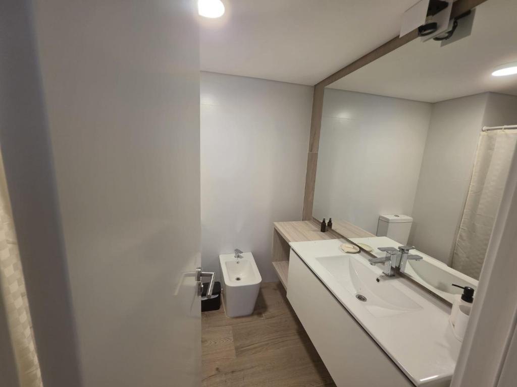 Apartamento en Edificio Primer Línea al Mar, a orillas de la Laguna del Diario - 2