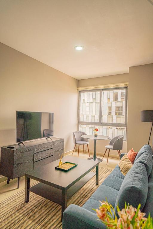 4C- Apartment W pool, gym, high speed WiFi 1BR - 4