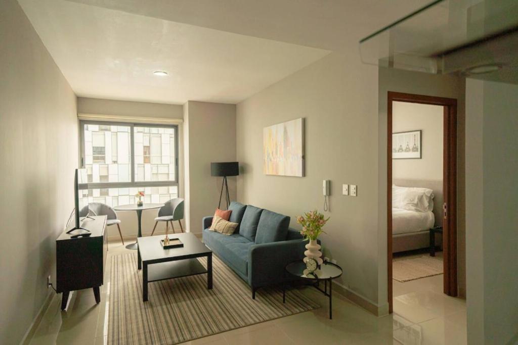 4C- Apartment W pool, gym, high speed WiFi 1BR - 2