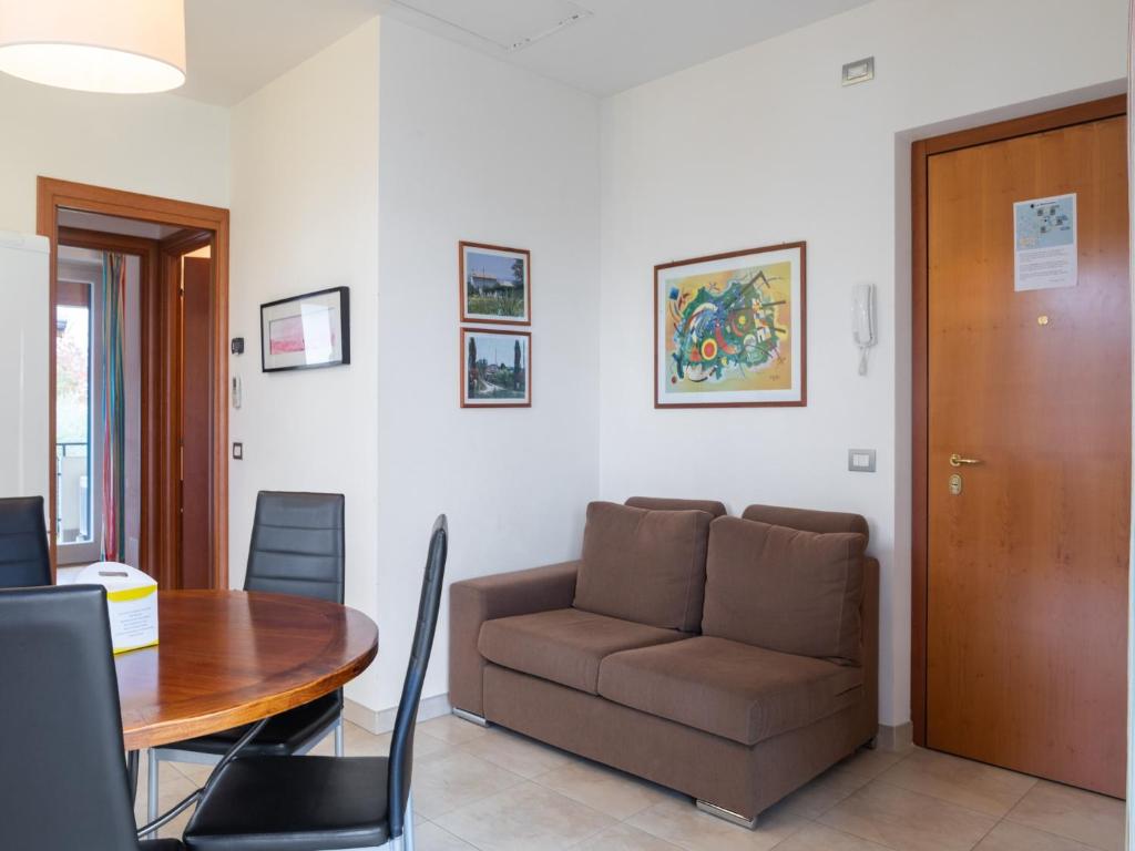 Small residence with swimming pool and 8 lovely apartments - 5