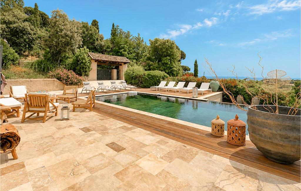 Cozy Home In Cavalaire- Sur- Mer - 2