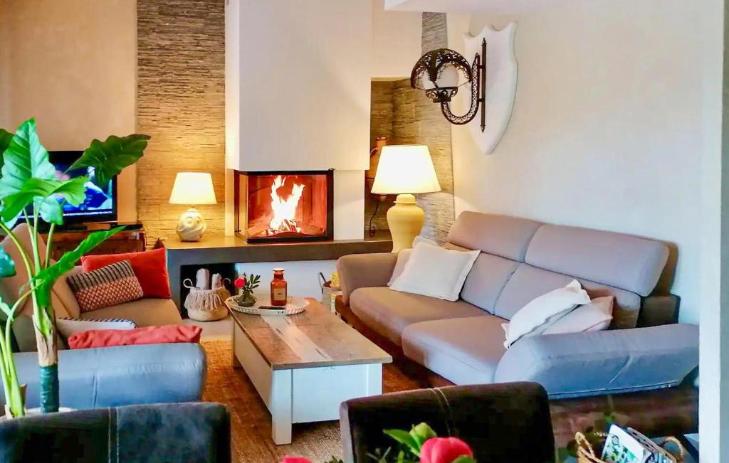 Lovely Home In Lorgues - 3