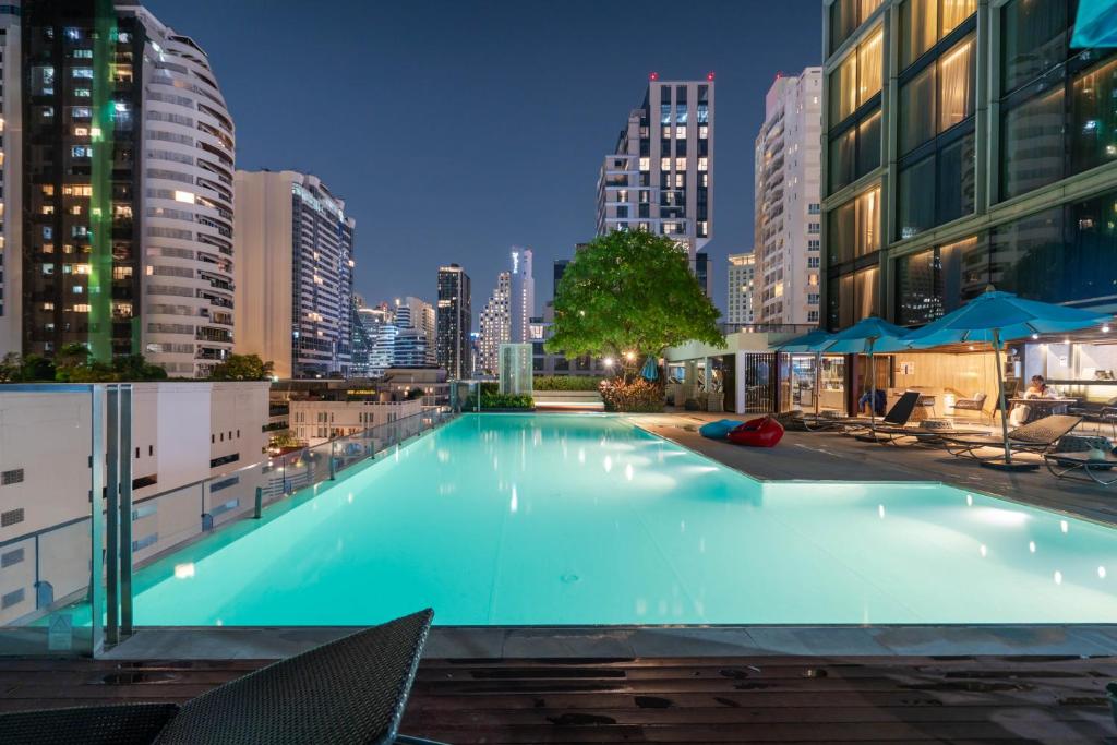 Swimming pool